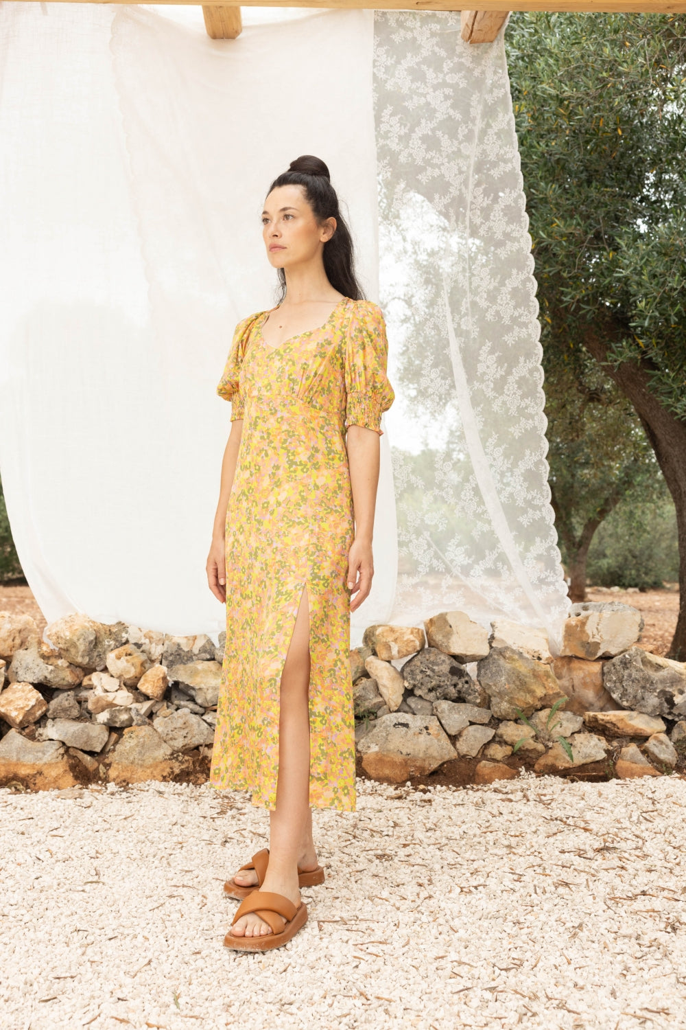 La Robe Reese A  Fleurs Jaunes
