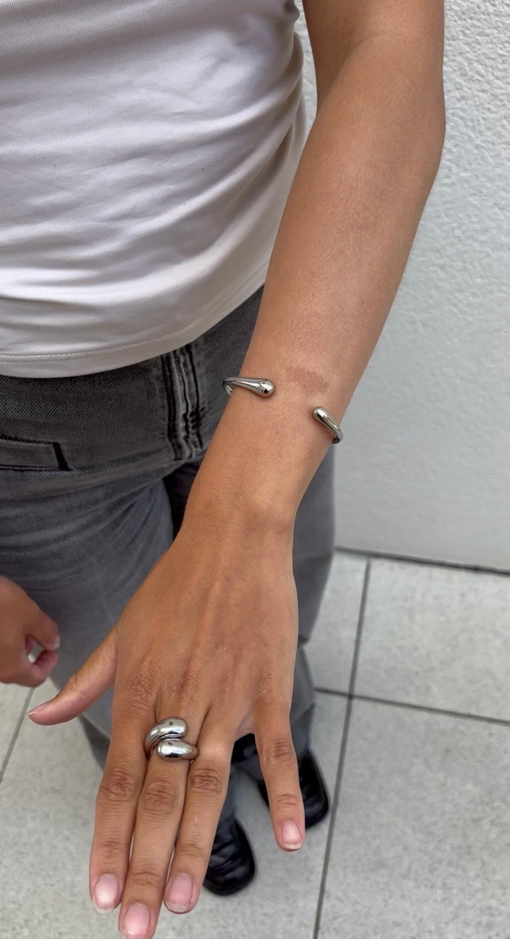 Bracelet Embrace Bangle