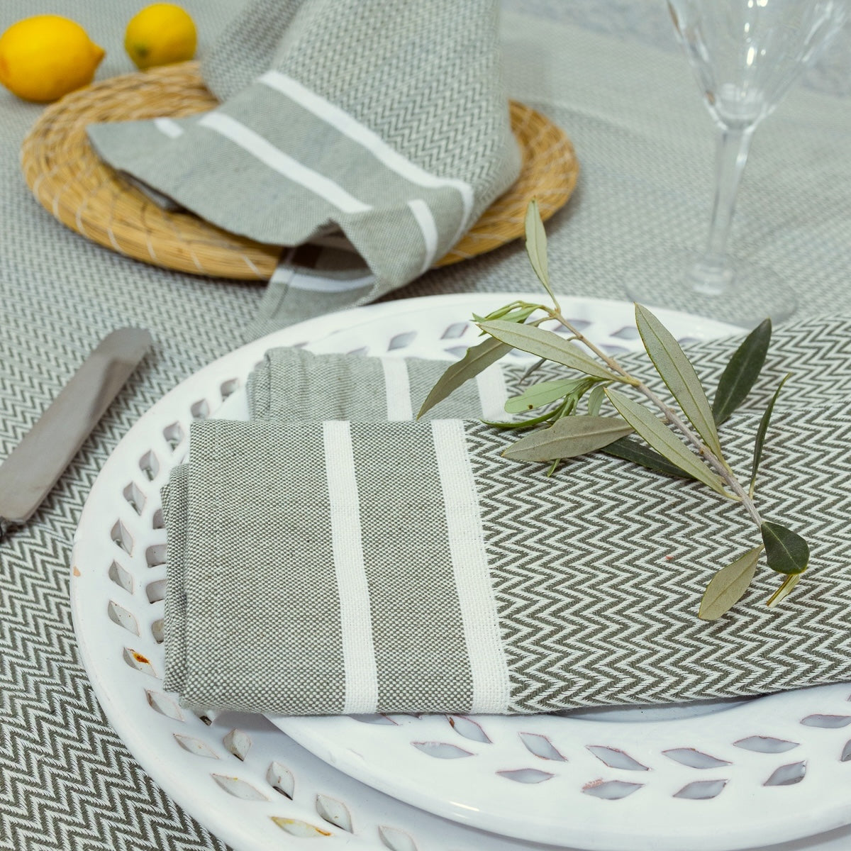 Sienna - Nappe + 8 Serviettes - Vert Olive