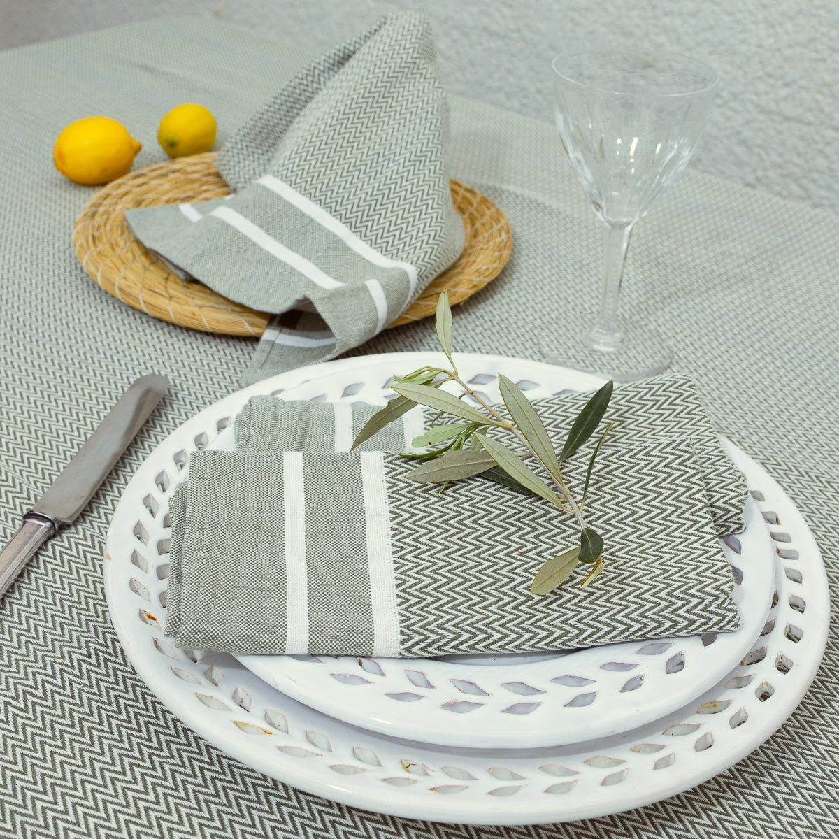 Sienna - Nappe + 10 Serviettes - Vert Olive