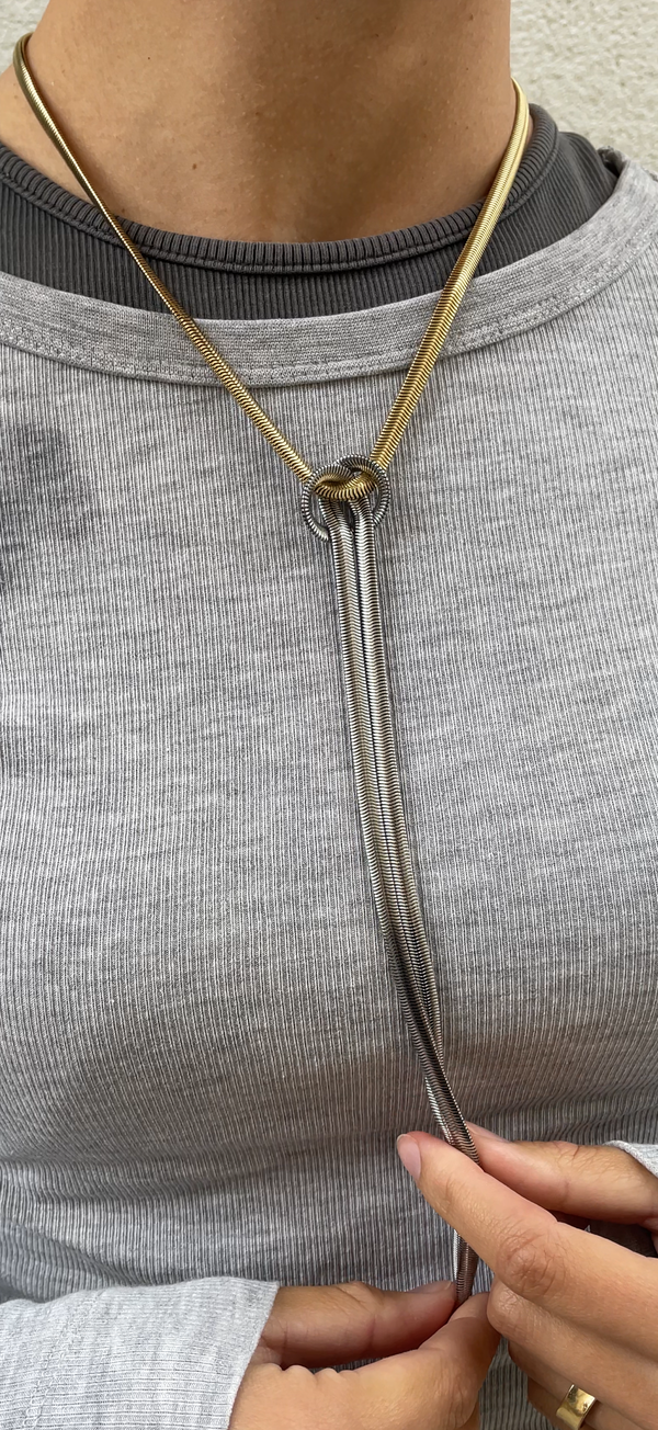 Collier Knot Snake