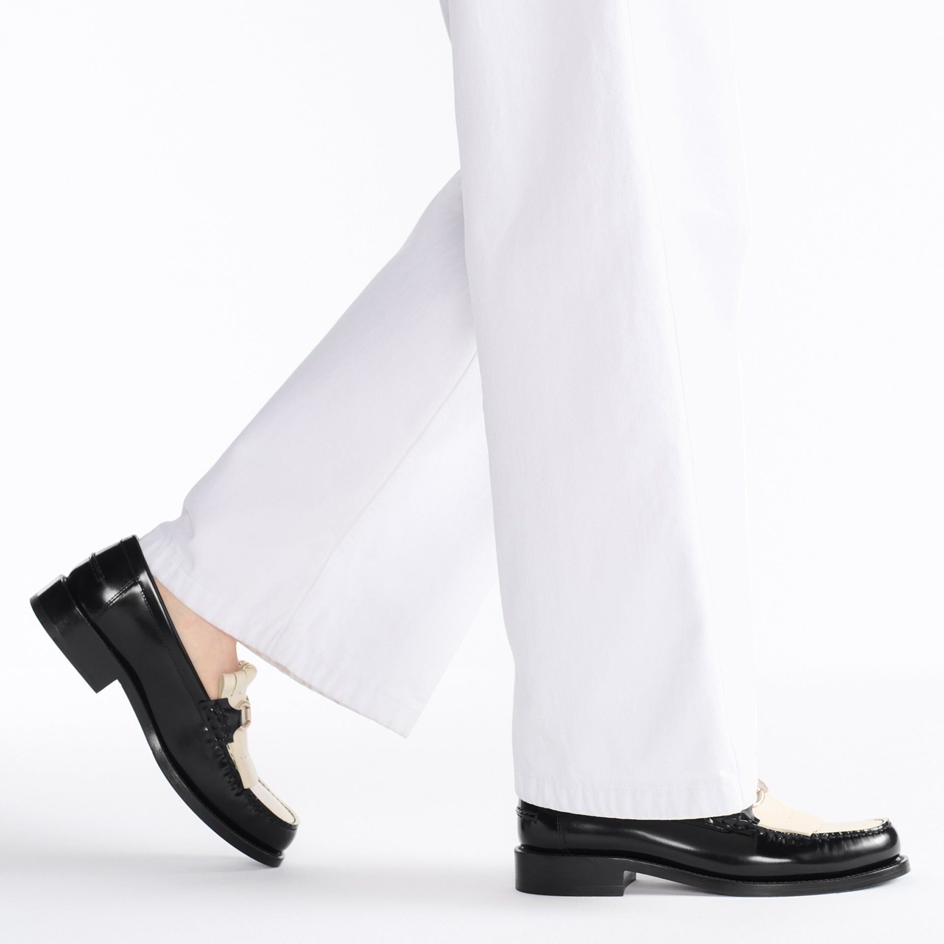 Mocassins Dior Emblem Leather - Black - Femme