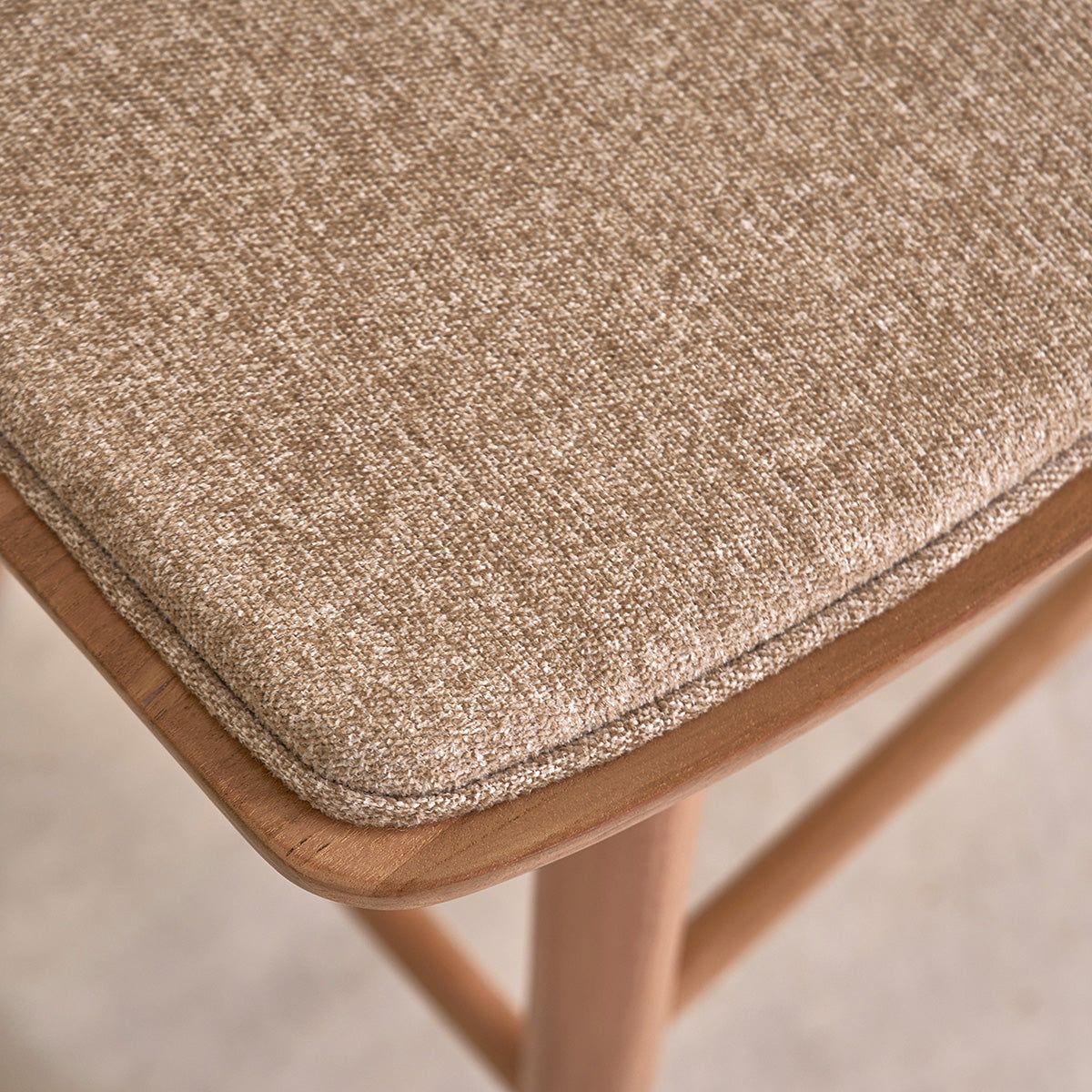 TCB0017-tabouret_en_teck_massif_et_velours_grege_45_cm-05.jpg