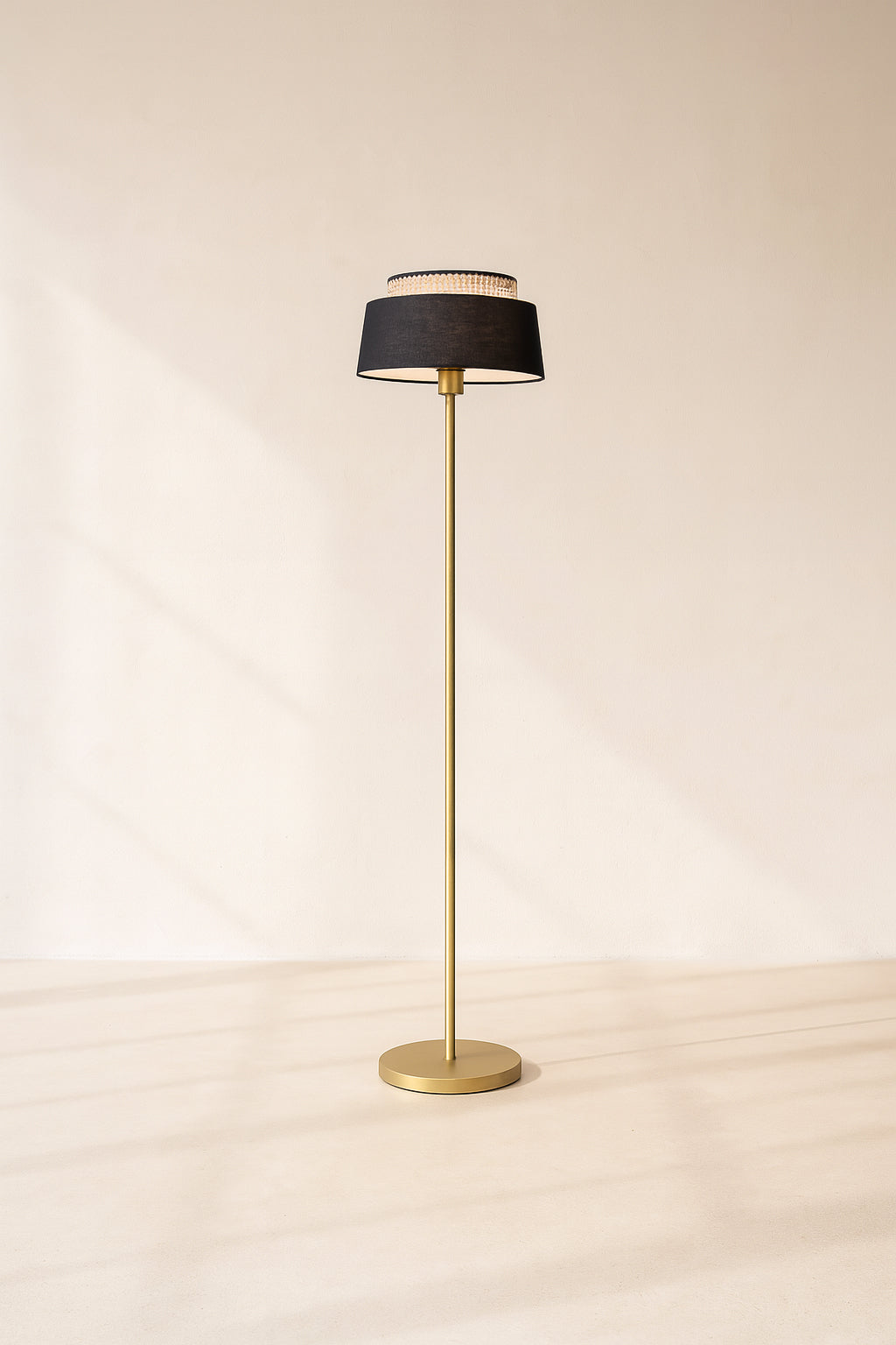 Avero - Lampadaire - Métal - Noir Et Doré