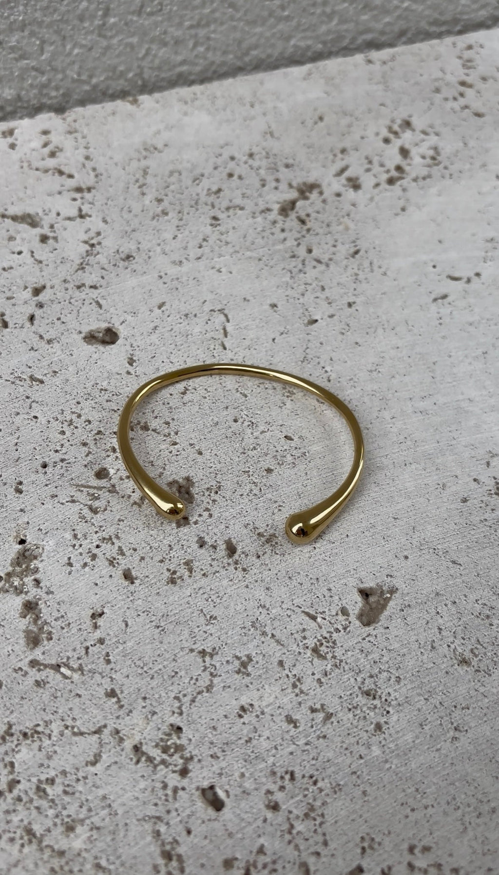 Bracelet Embrace Bangle