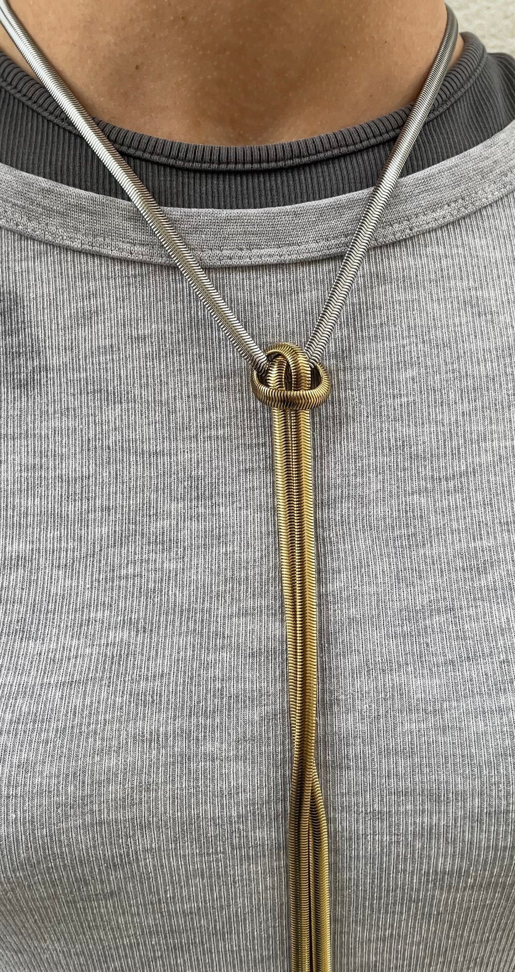 Collier Knot Snake