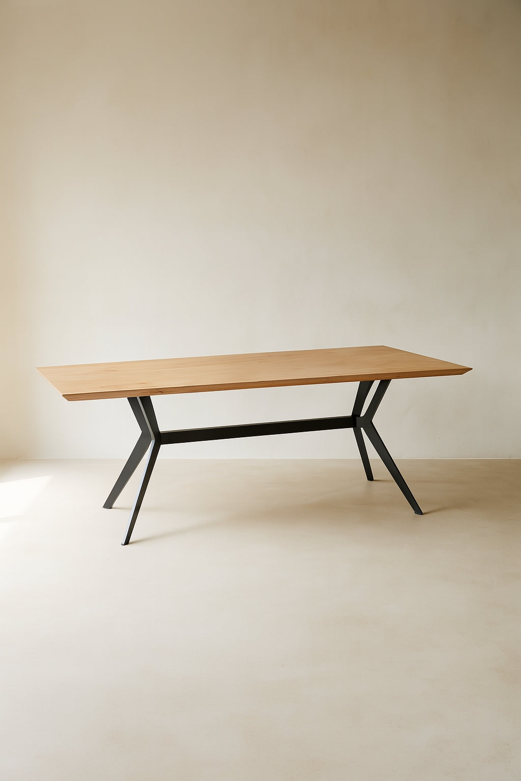Table Kayapo En Bois D'Acacia Avec Pieds En Métal - Noir