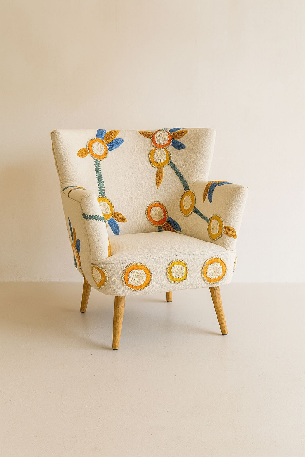 Fauteuil Maya En Tissu Et Pieds - Bois