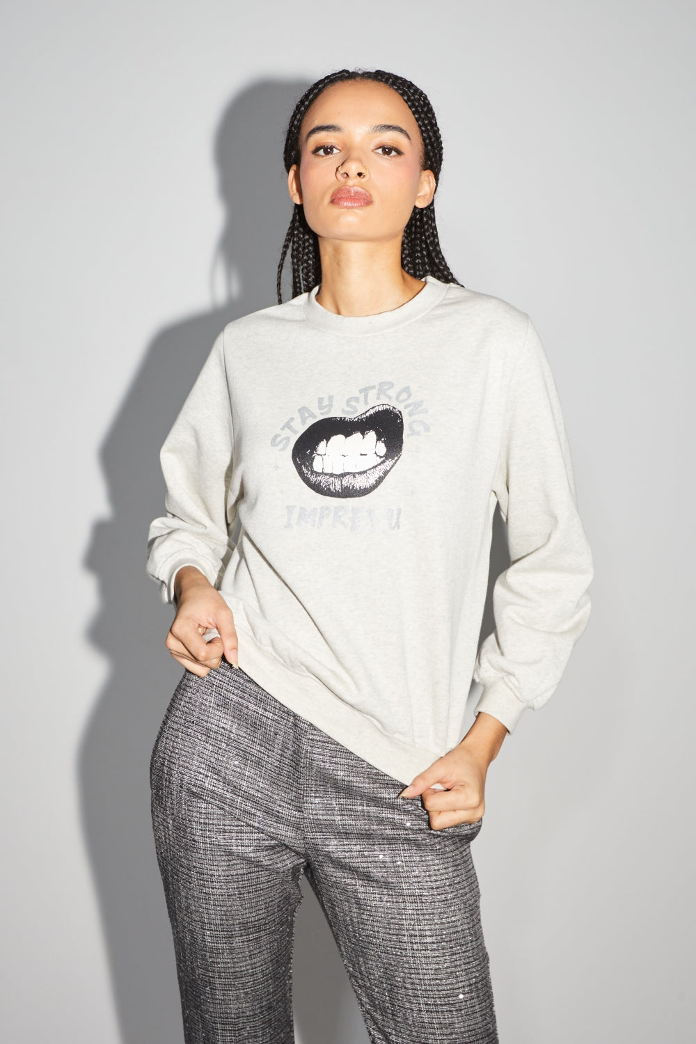 Le Sweatshirt Eddie "Stay Strong" Grey