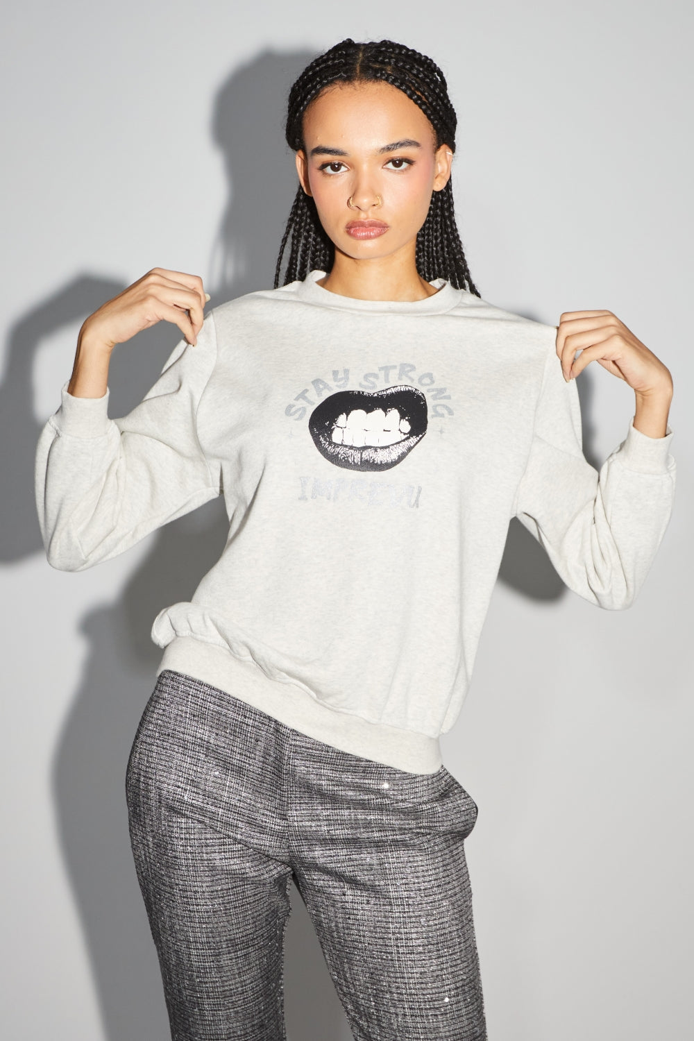 Le Sweatshirt Eddie "Stay Strong" Grey
