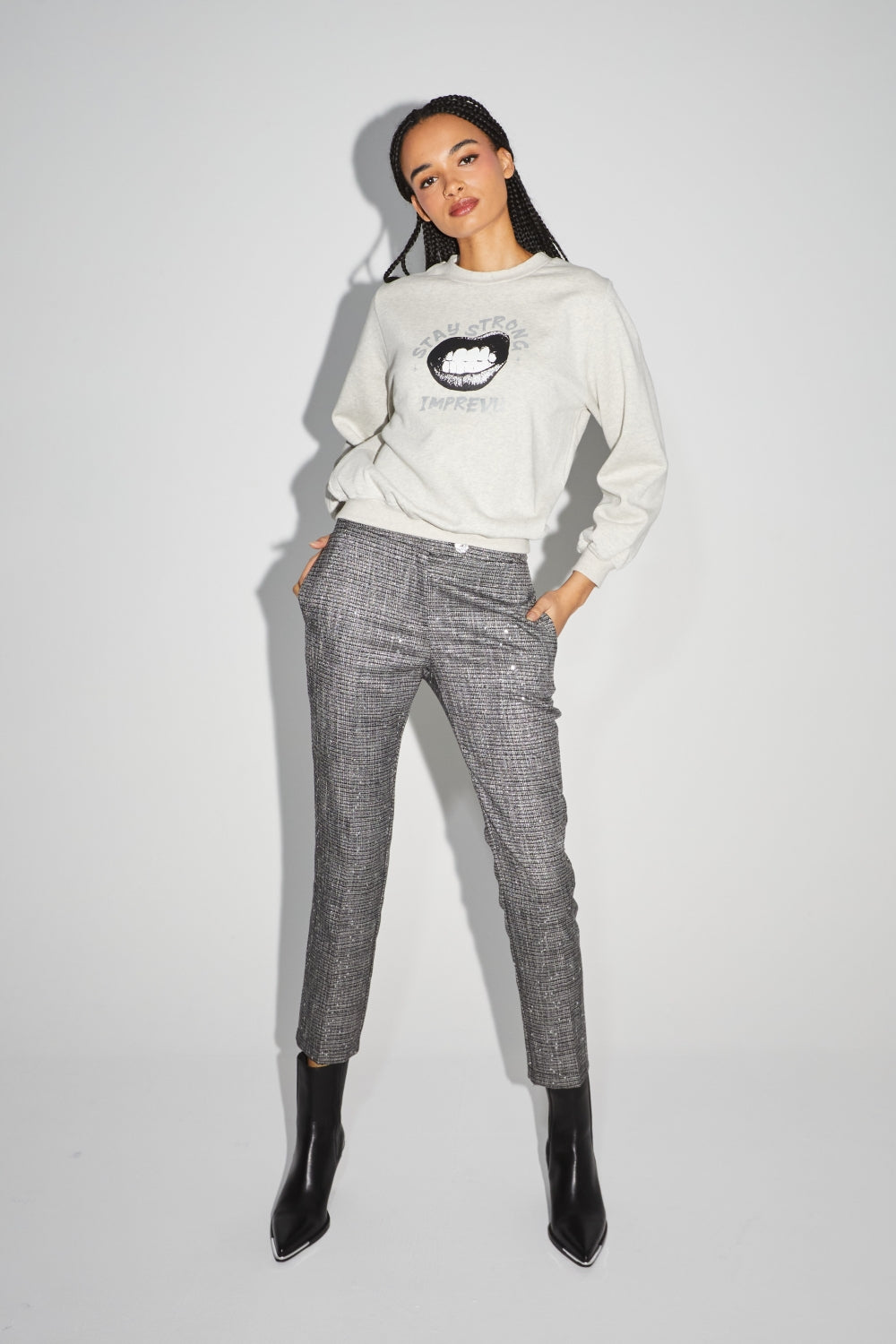 Le Sweatshirt Eddie "Stay Strong" Grey