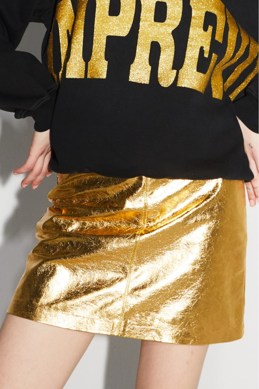 La Mini Jupe Stella Effet Cuir Métallisé Gold