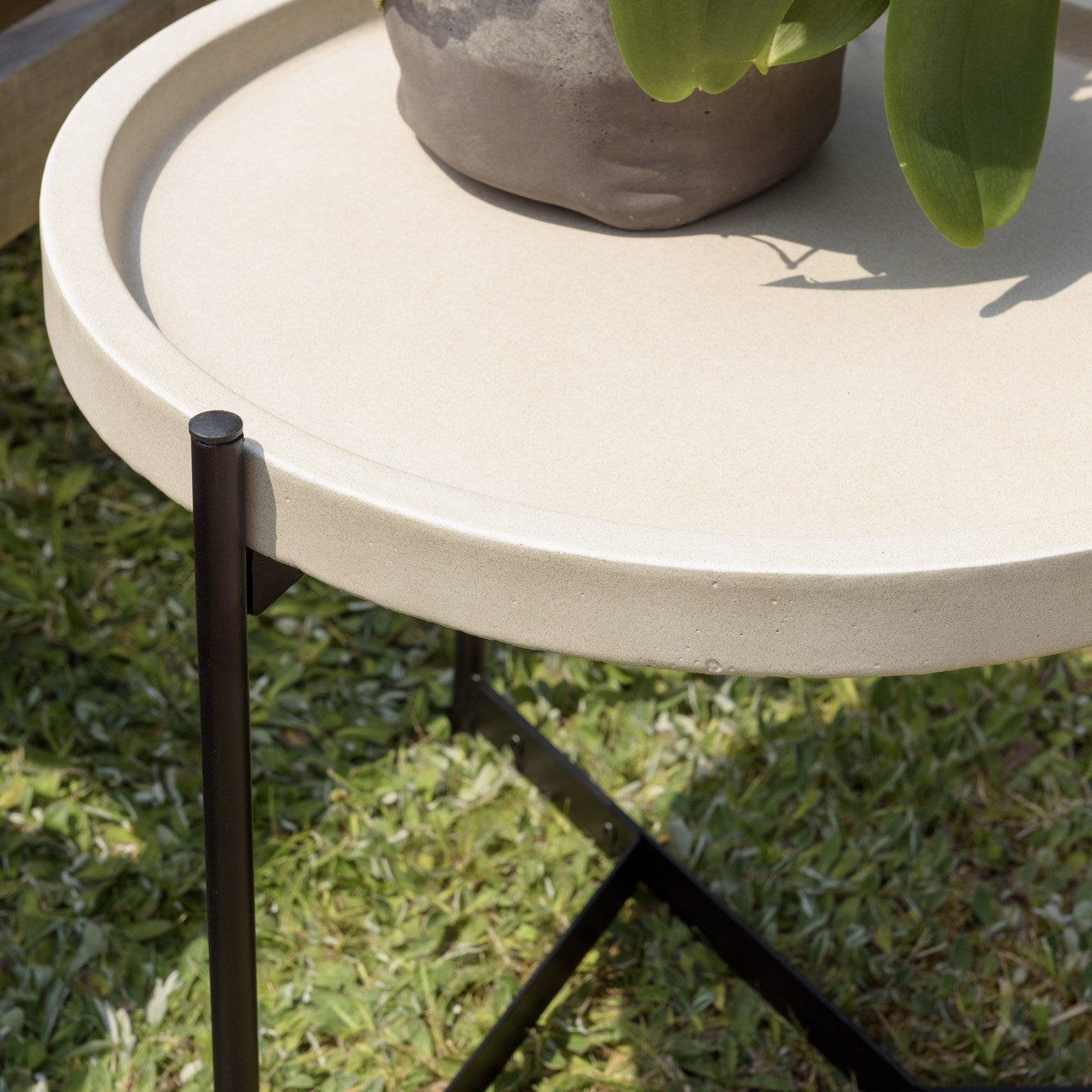 Hector - Table D'Appoint De Jardin - Noir/Beige