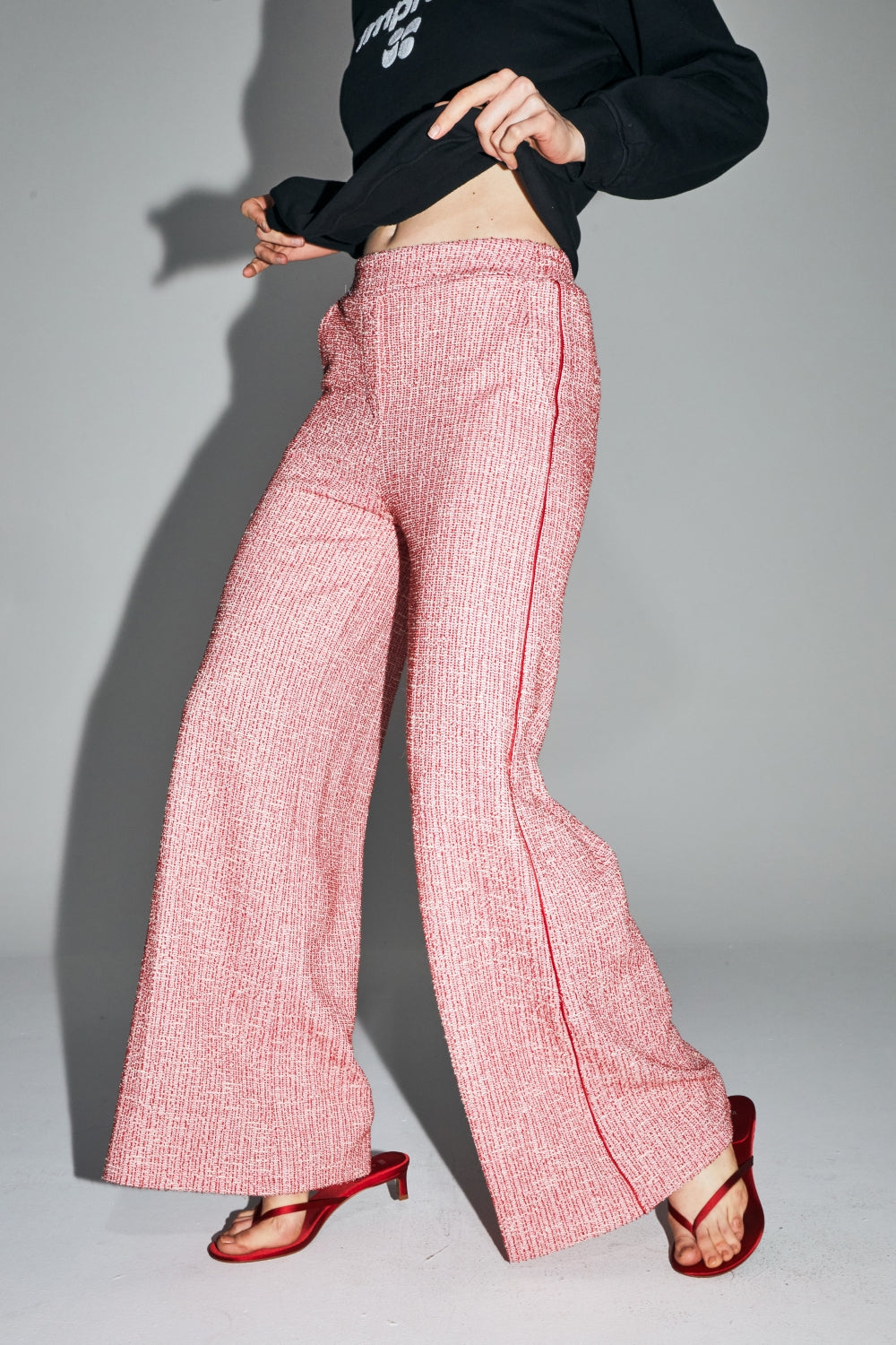 Le Pantalon Charlie Tricot Rouge Et Blanc Fabriqué En Italie
