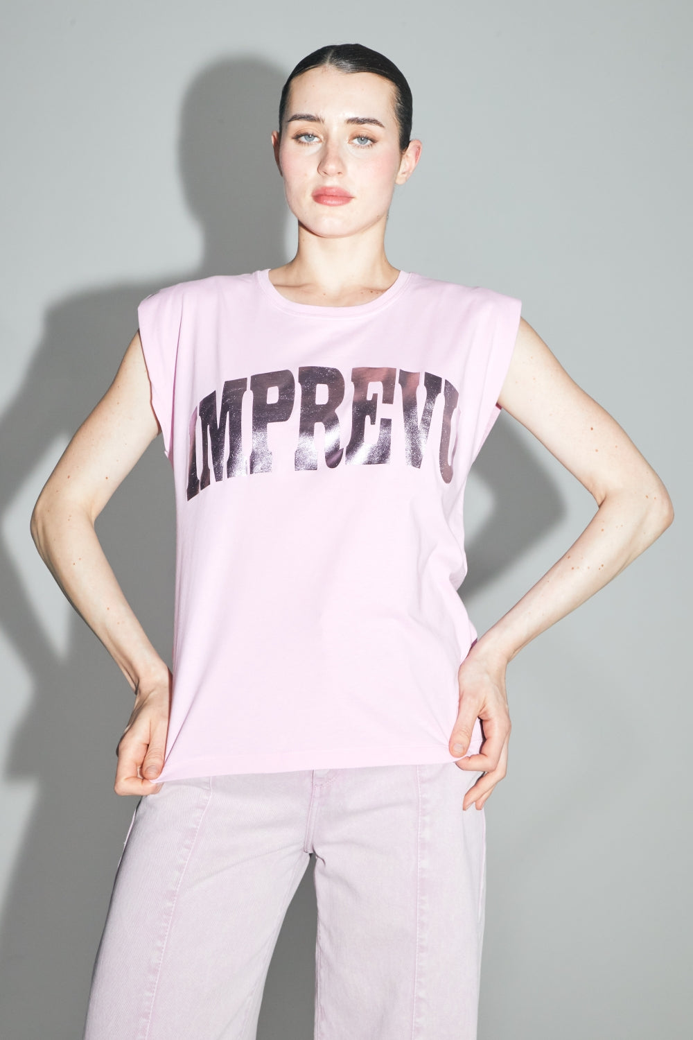Le T-Shirt Robbie Foil En Coton Rose Fabriqué Au Portugal