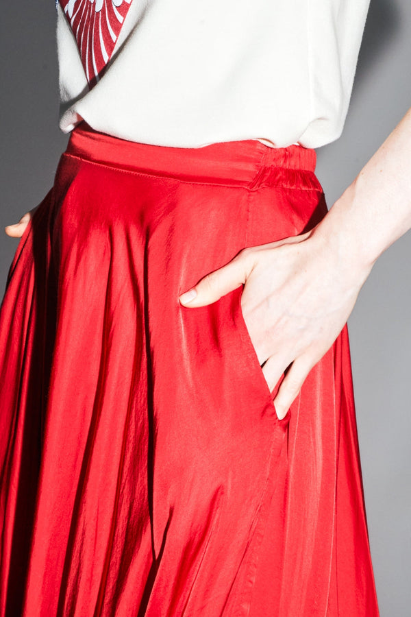 La Jupe Maxi Kelly En Viscose Satinée Rouge Fabriquée En Italie