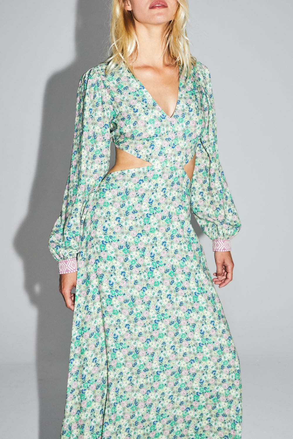 La Robe Carolina Imprimé Gypsy Fleuri Rose Et Jaune Fabriquée En Italie