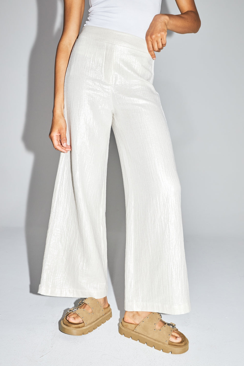 Le Pantalon Charlie En Coton Bio Brillant Texturé Fabriqué En Italie