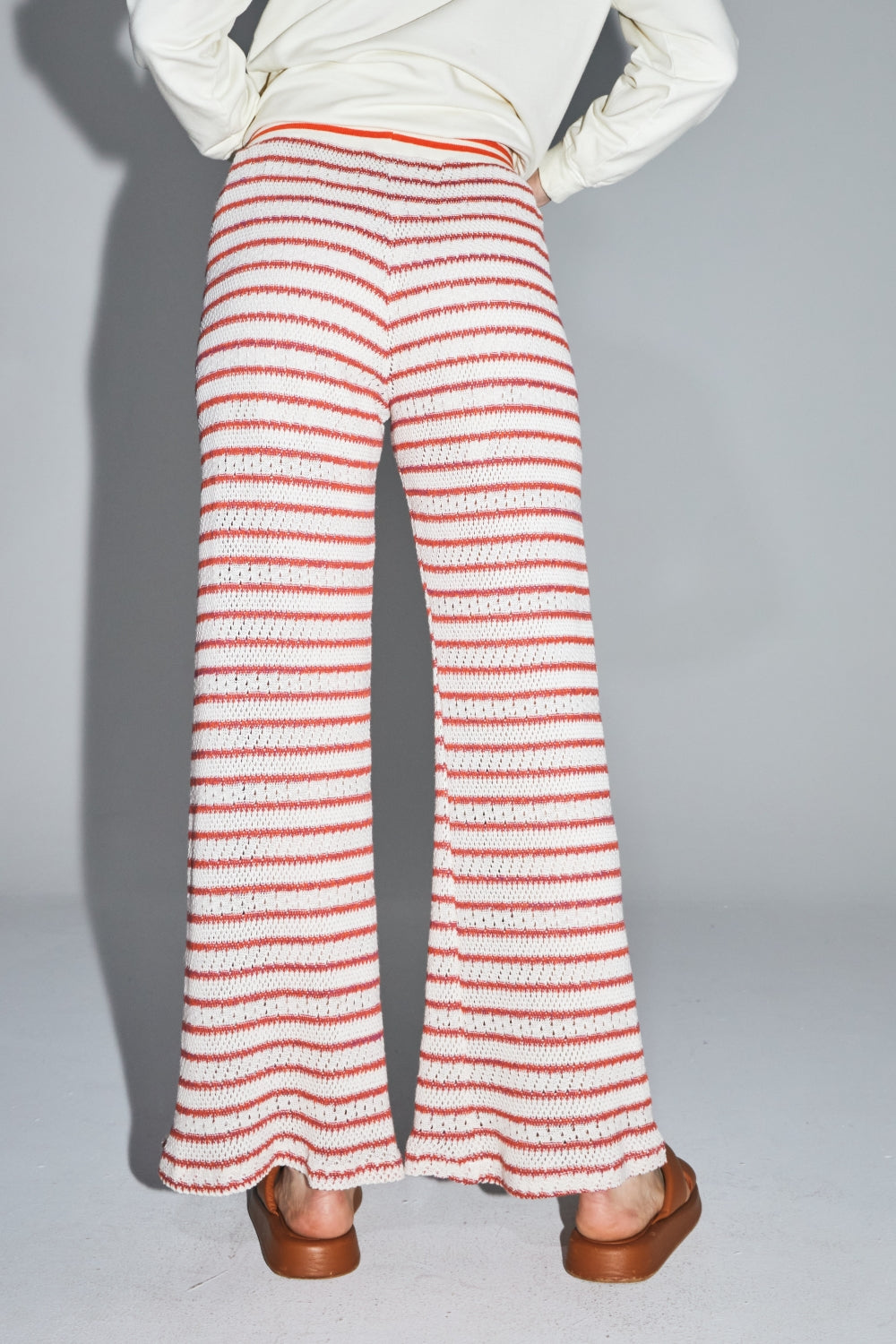 Le Pantalon Edwin Tricot Ajouré Rayures Cala Fabriqué En Italie