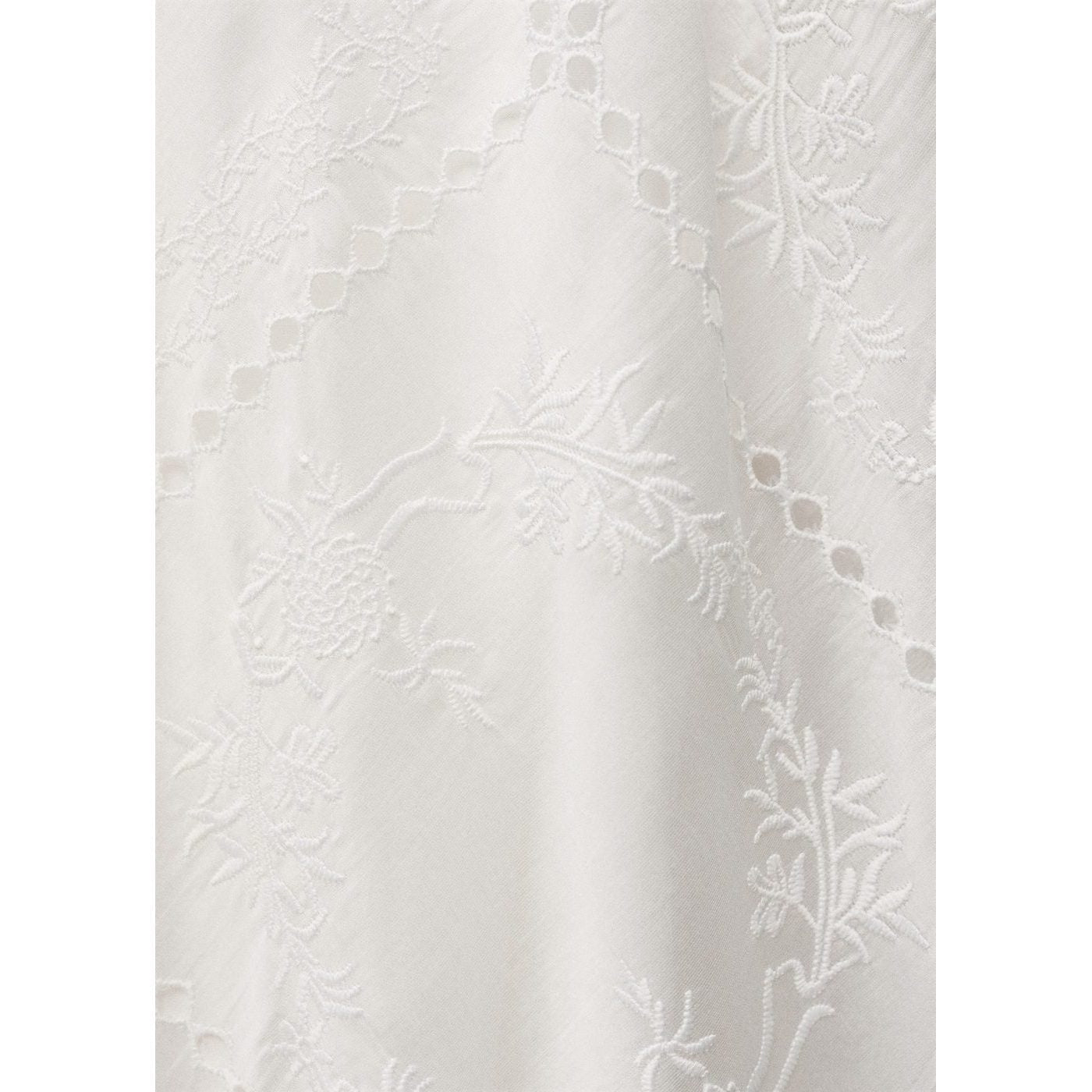 Robe Brodée Détails Ajourés