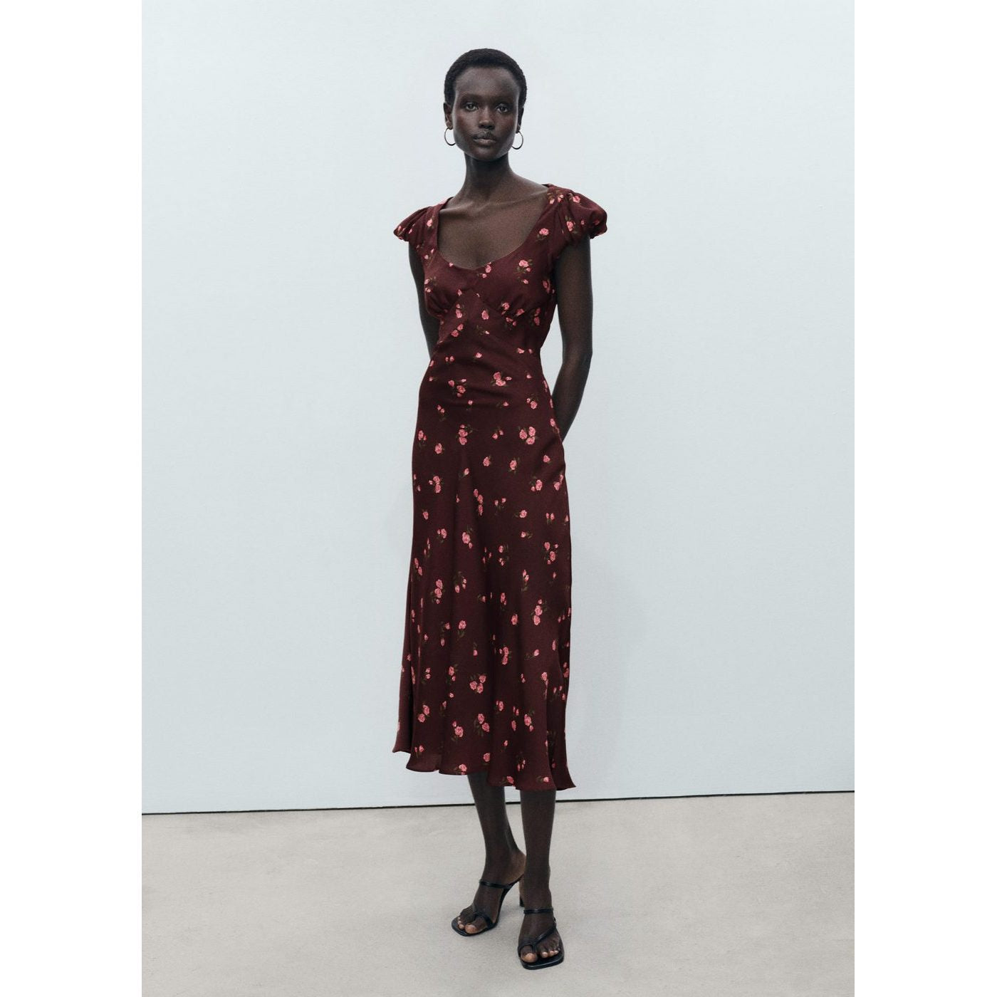 Robe Mi-Longue À Fleurs Manches Courtes