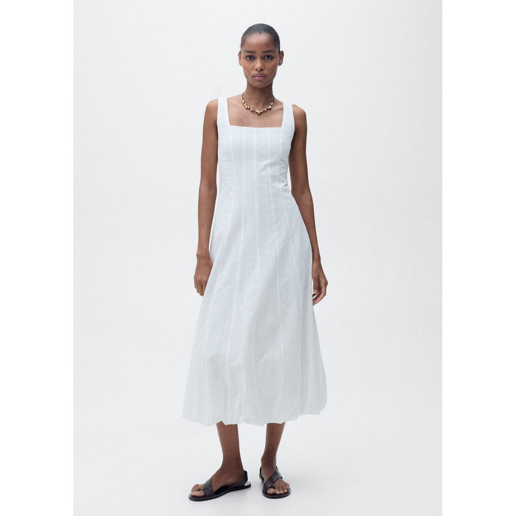 Robe Brodée À Ourlet Bouffant