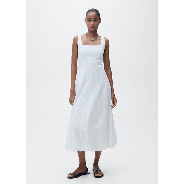 Robe Brodée À Ourlet Bouffant