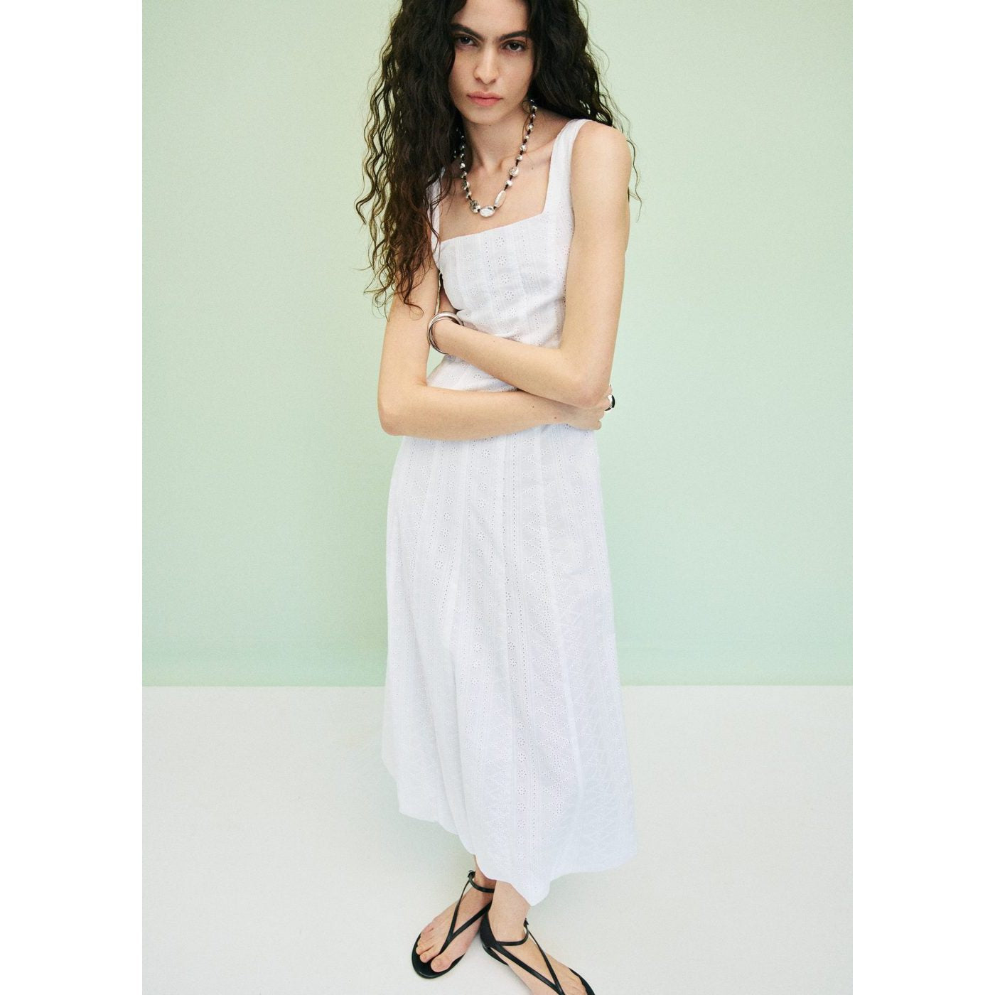 Robe Brodée À Ourlet Bouffant