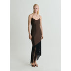 Robe Satinée Asymétrique À Franges