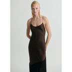 Robe Satinée Asymétrique À Franges