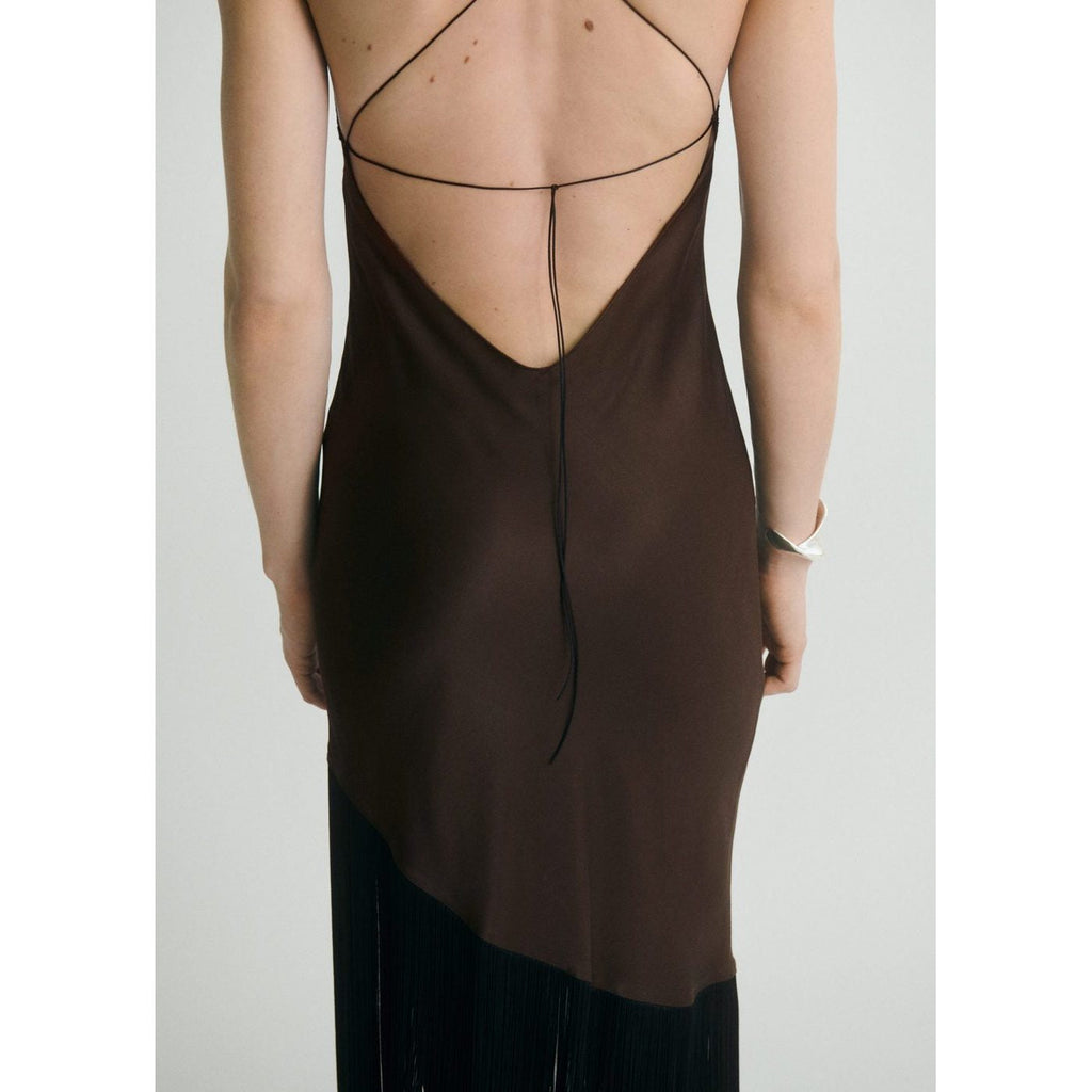 Robe Satinée Asymétrique À Franges