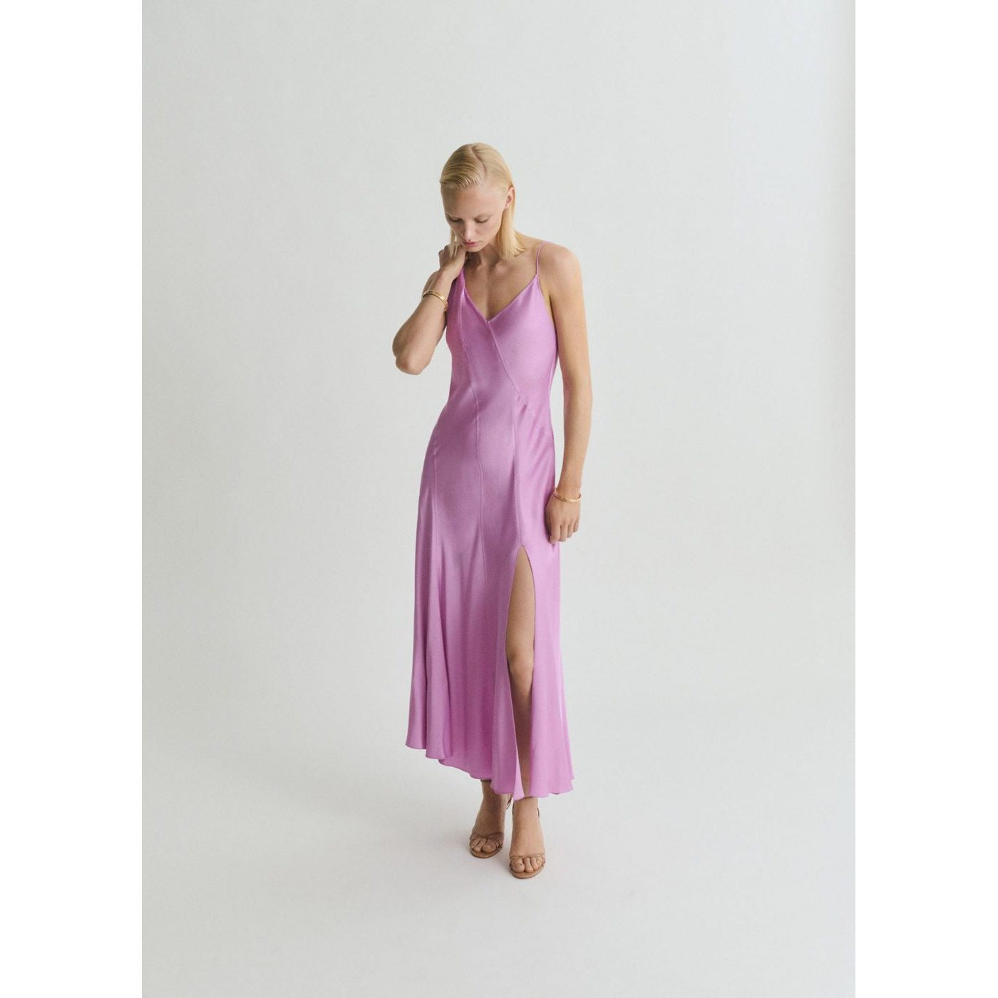 Robe Satinée Asymétrique
