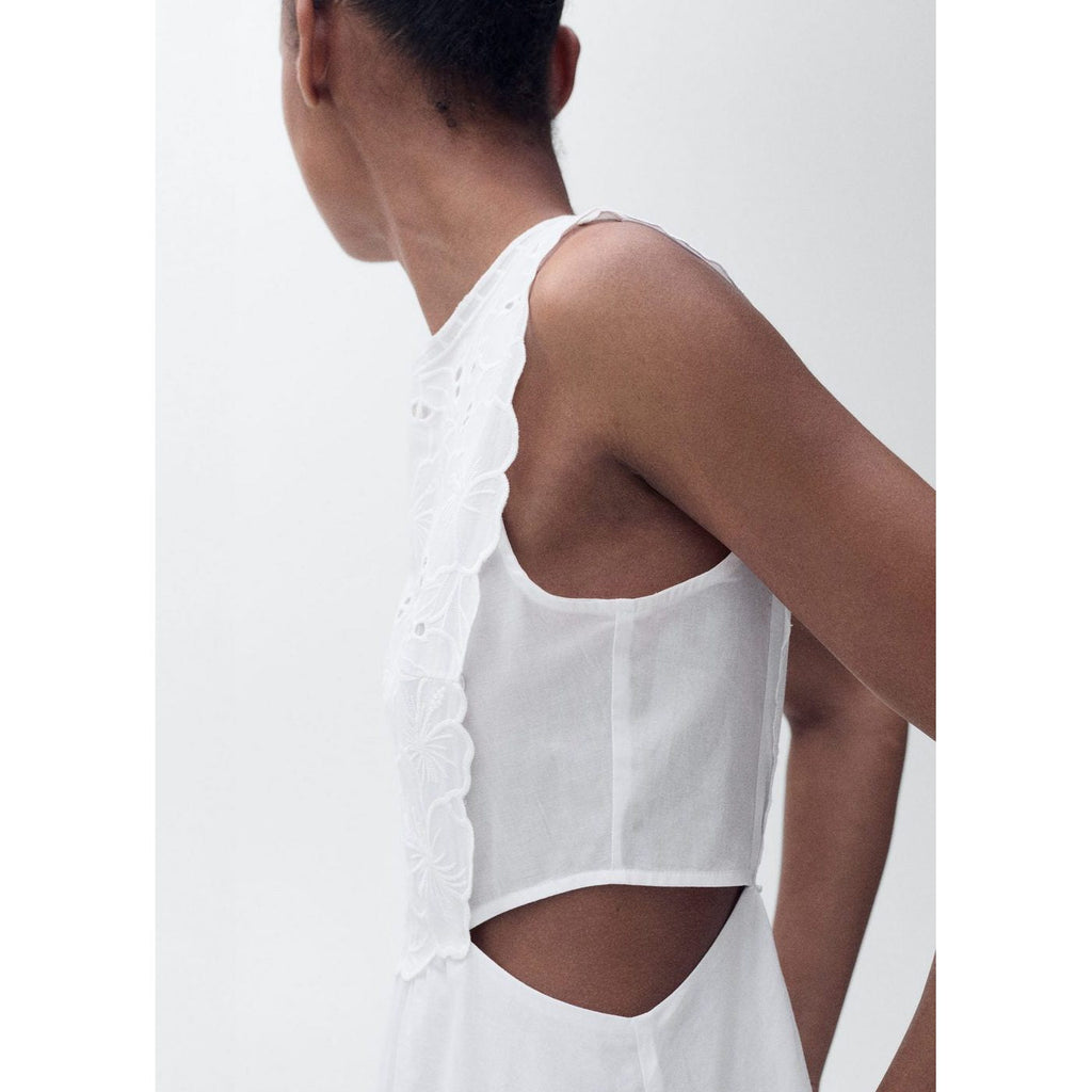 Robe Brodée Ouvertures Latérales