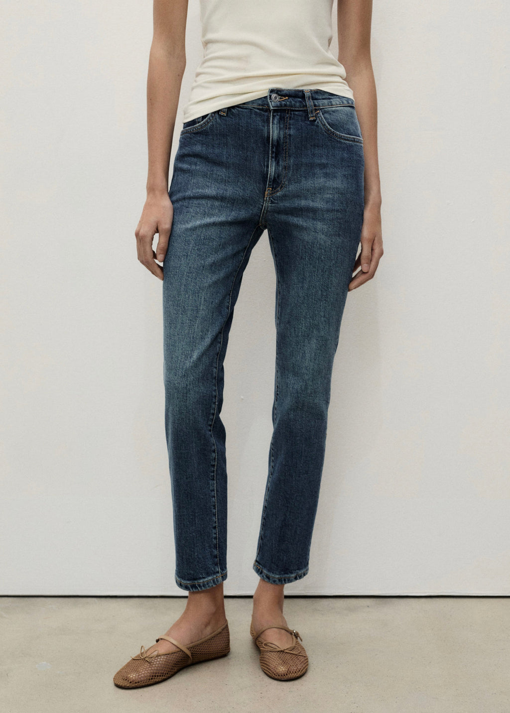 Jean Claudia Slim Crop