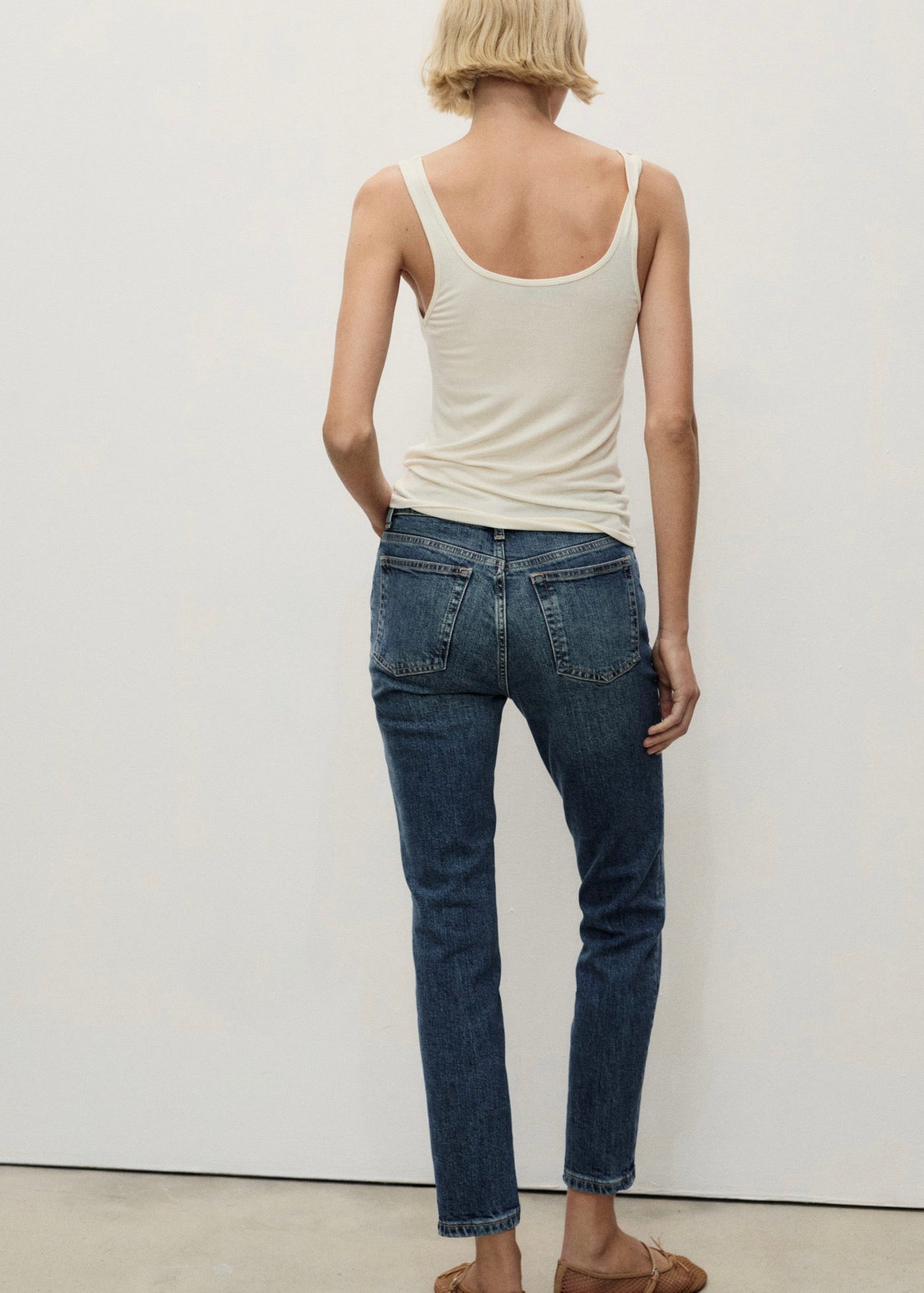 Jean Claudia Slim Crop