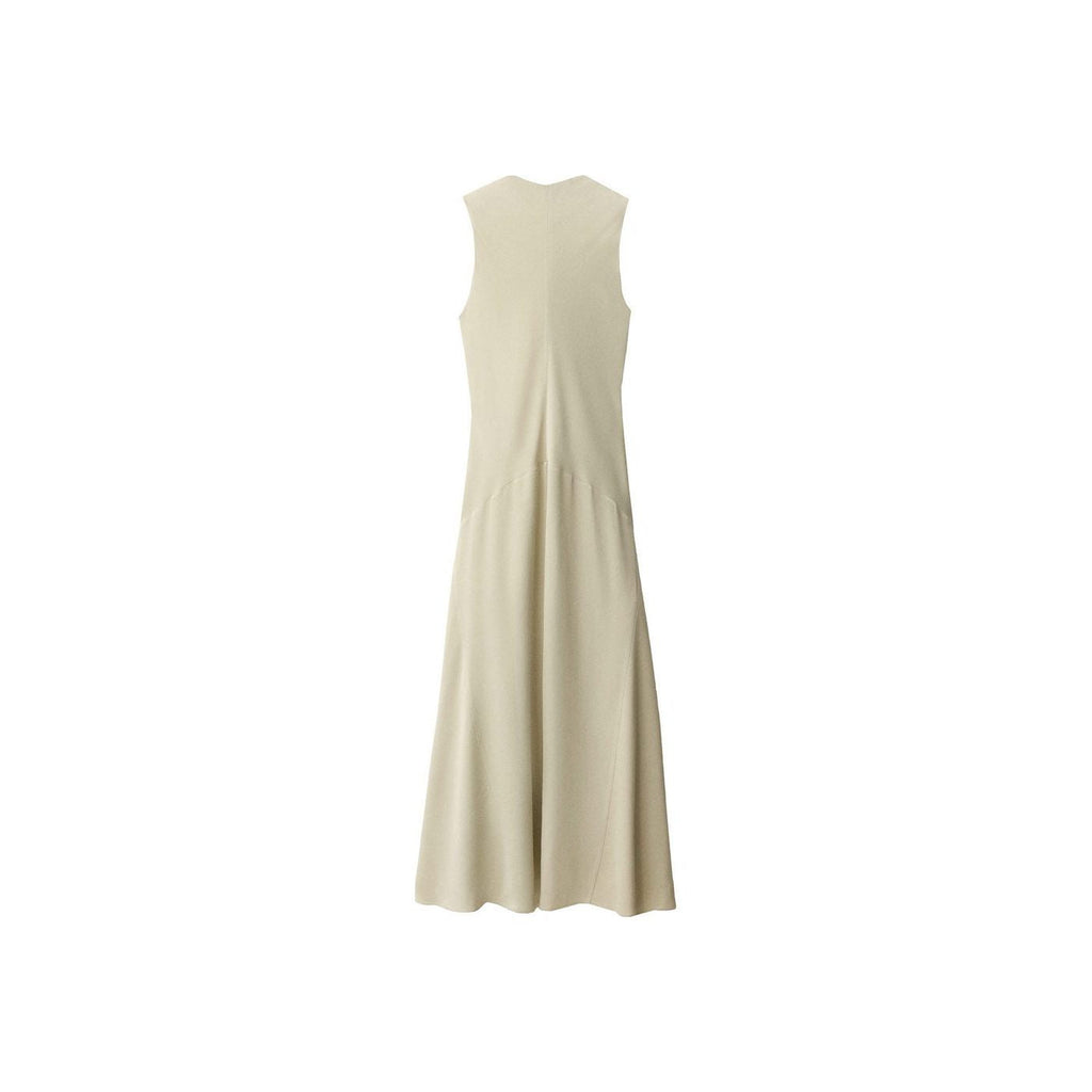 Robe Satinée Avec Ouverture Dans Le Dos