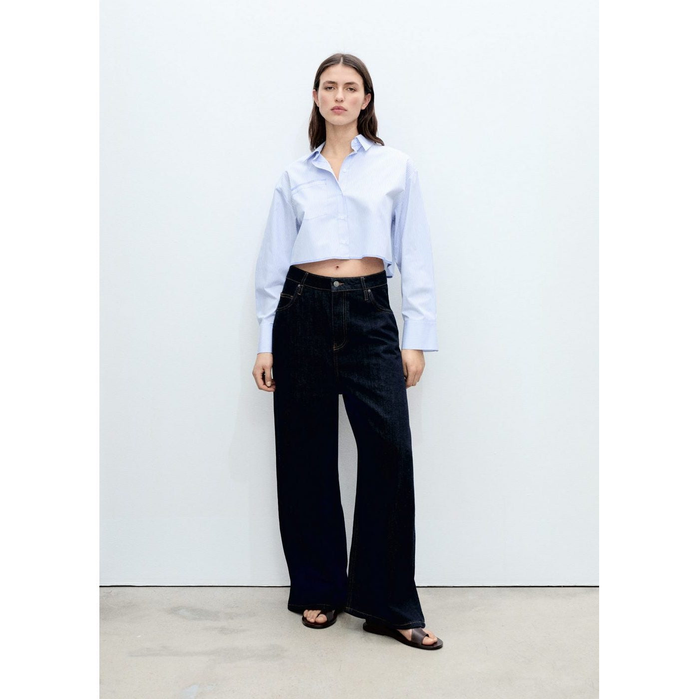 Chemise Courte Rayée Avec Détail De Coutures