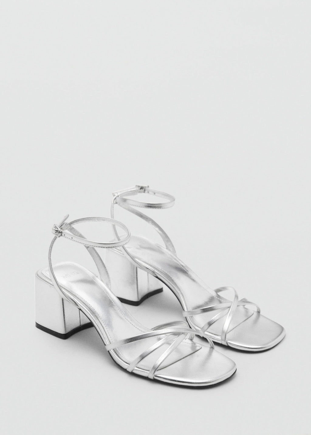 Sandale À Talon Avec Brides Croisées