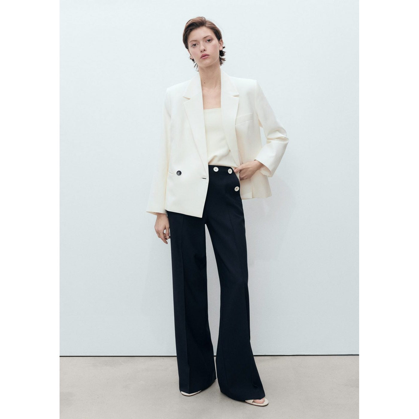 Pantalon Droit Boutons Contraste