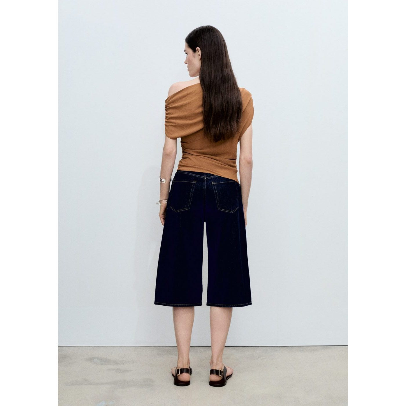 Top Asymétrique Froncé