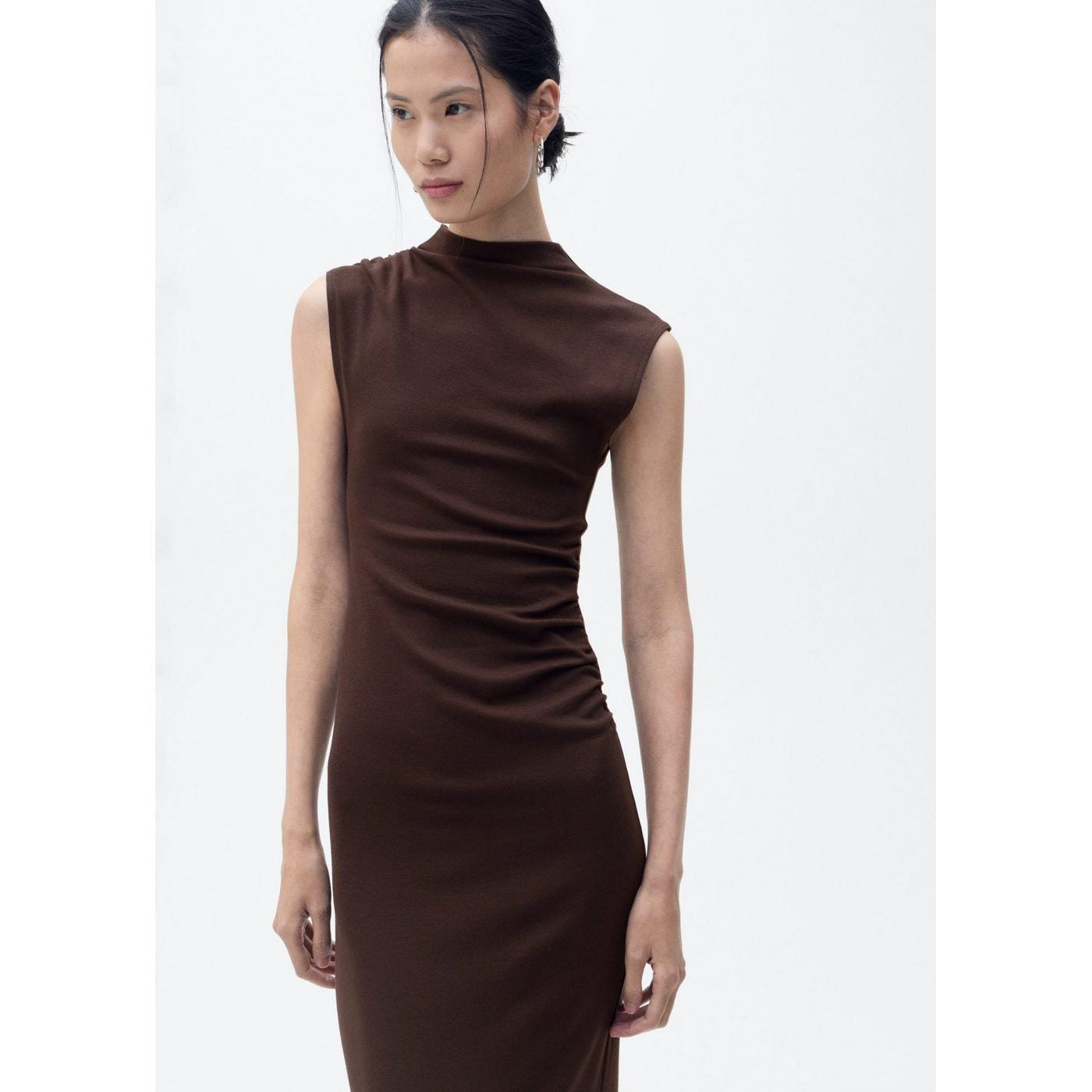 Robe Drapée À Col Montant