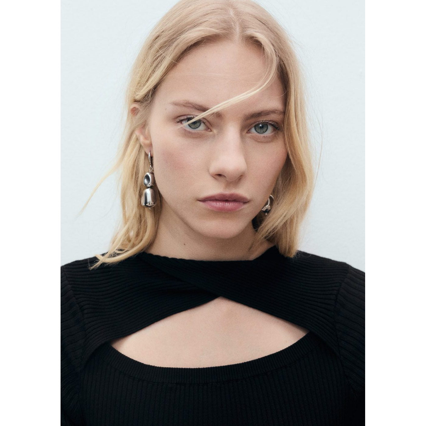 Robe Midi Côtelée Avec Ouverture Au Décolleté