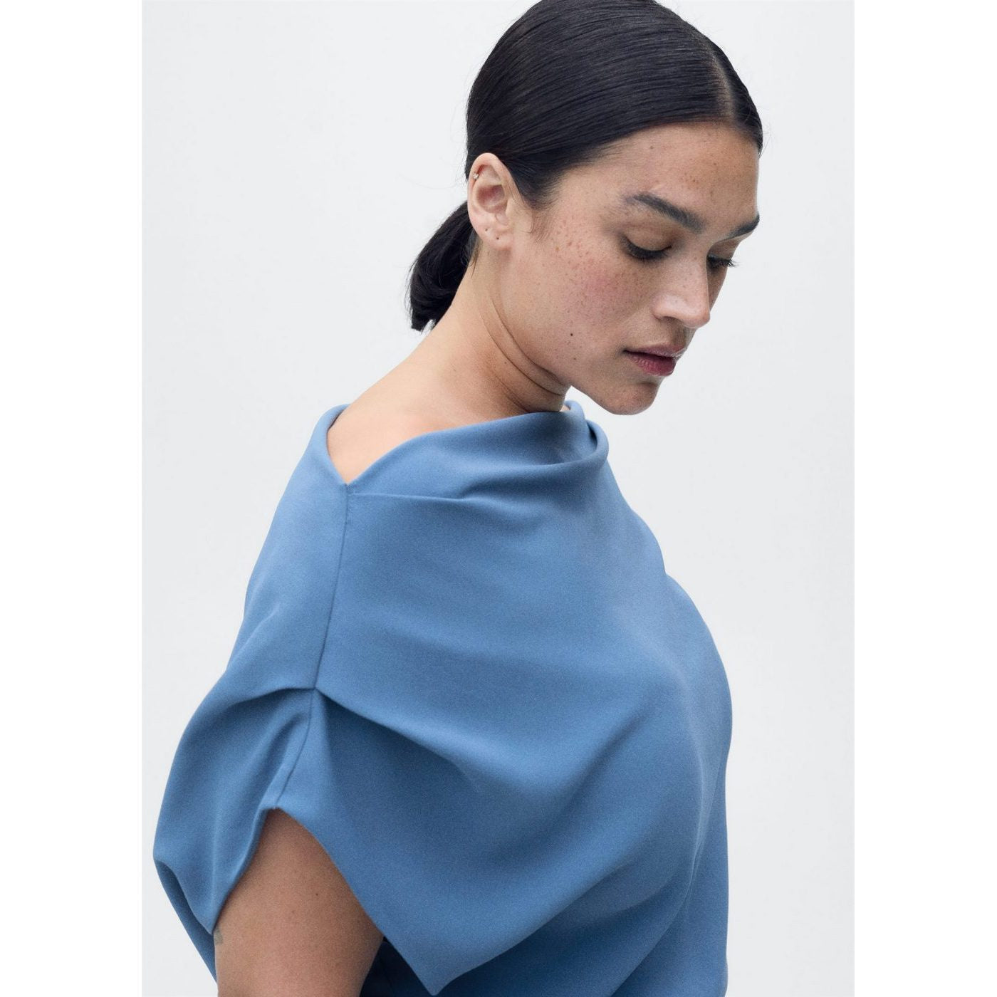 Robe Midi Col Asymétrique