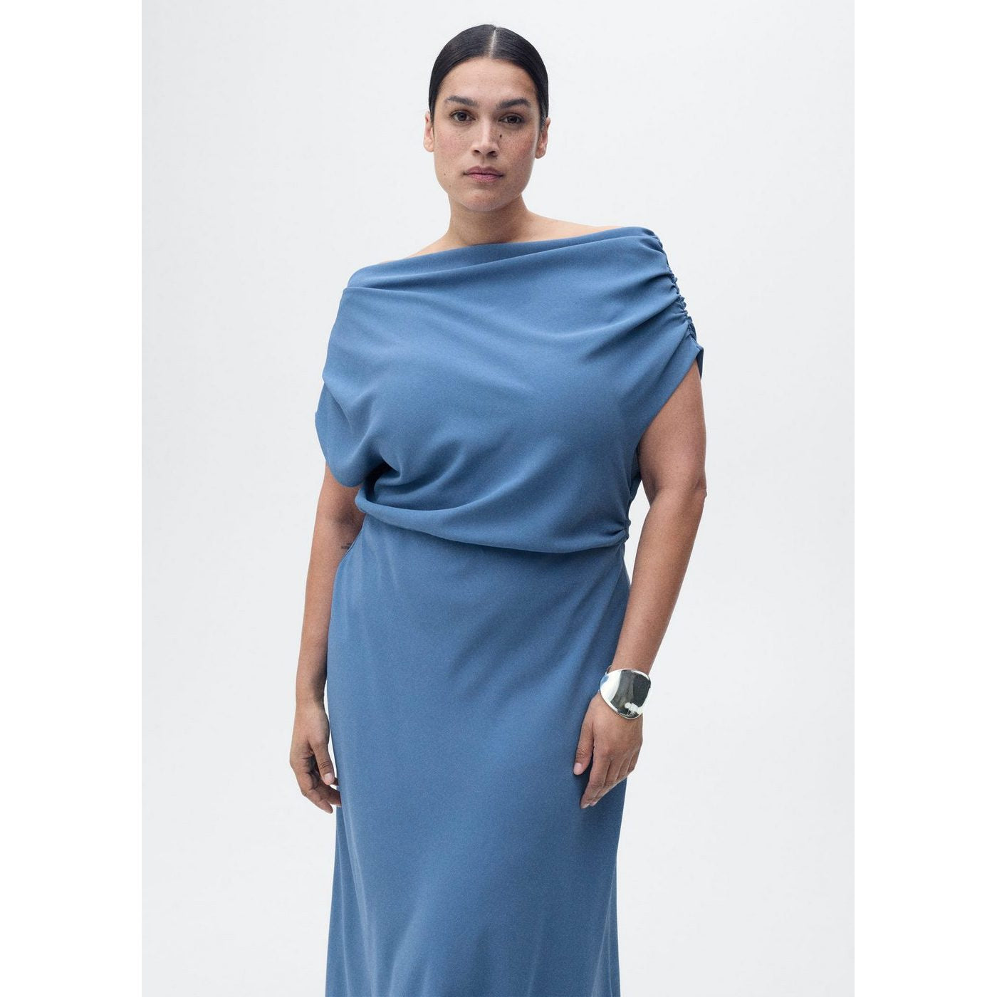 Robe Midi Col Asymétrique