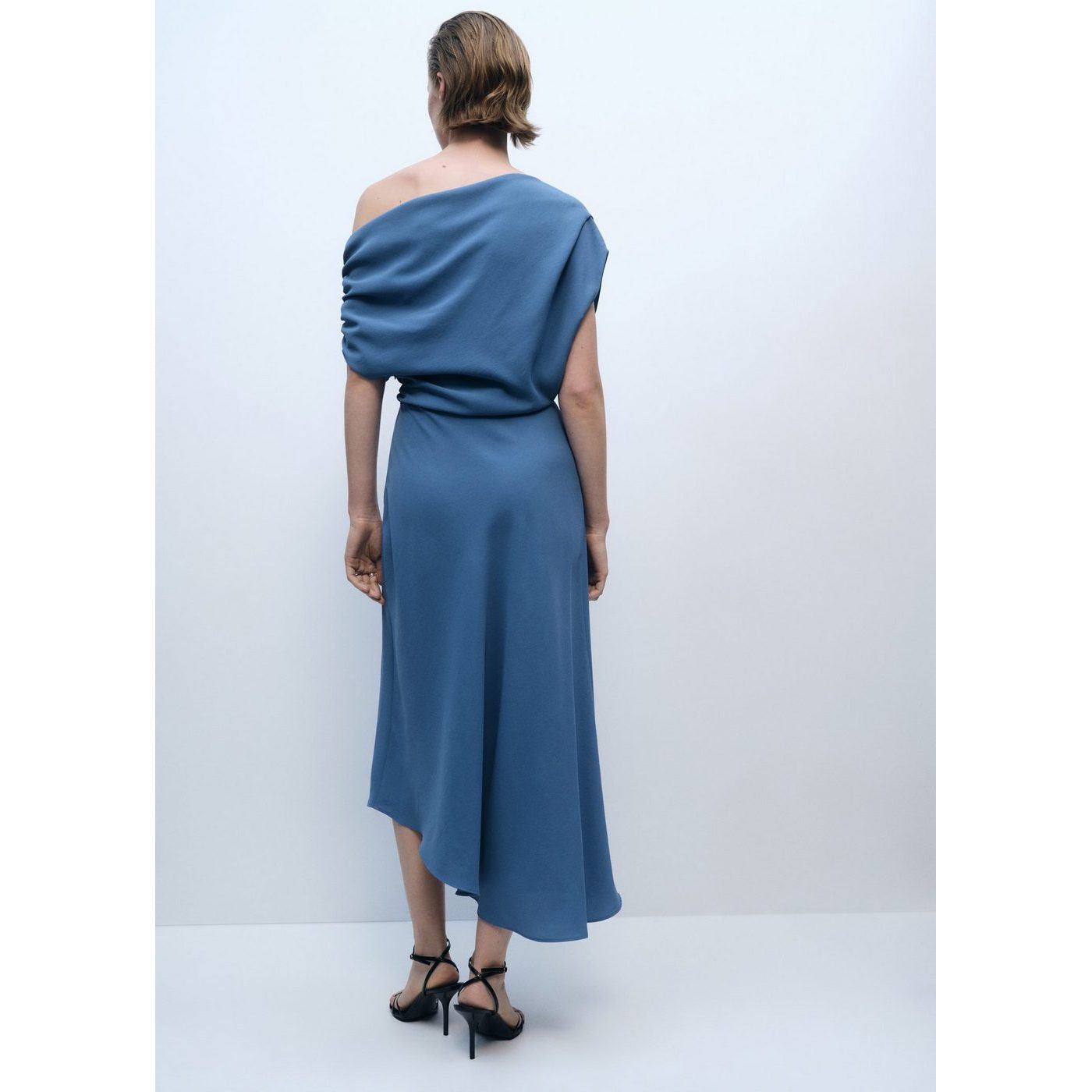 Robe Midi Col Asymétrique