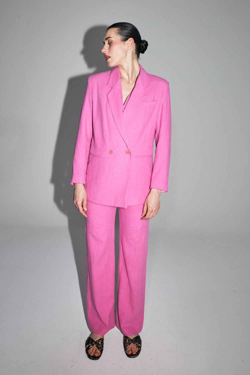 Le Pantalon Yves En Lin Rose Vibrant Fabriqué En Italie