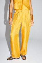 Le Pantalon Ryder En Lin Ocre Brillant Fabriqué En Italie
