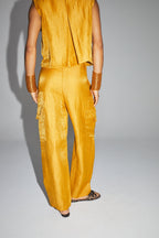 Le Pantalon Ryder En Lin Ocre Brillant Fabriqué En Italie