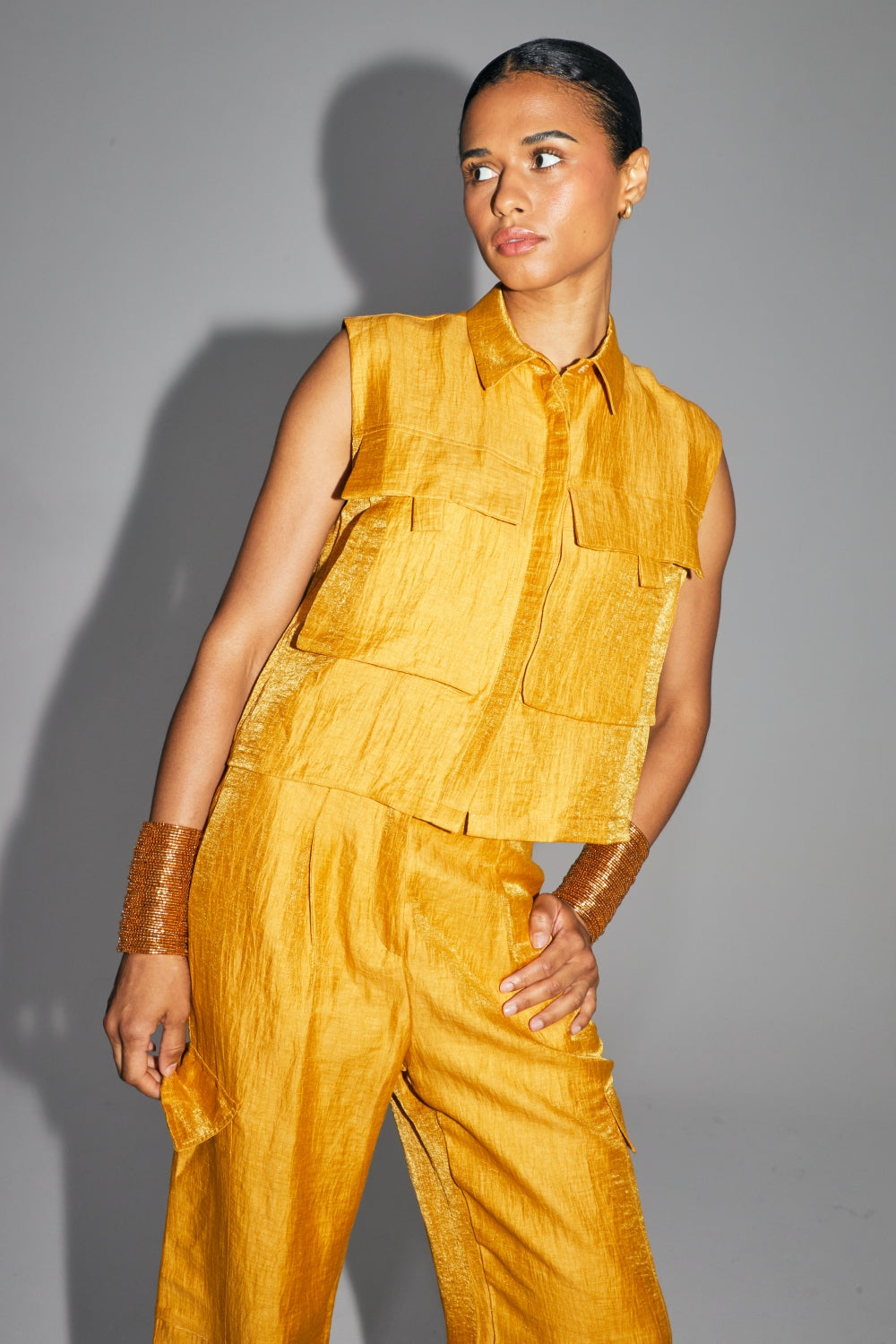 La Chemise Nina En Lin Ocre Brillant Fabriquée En Italie