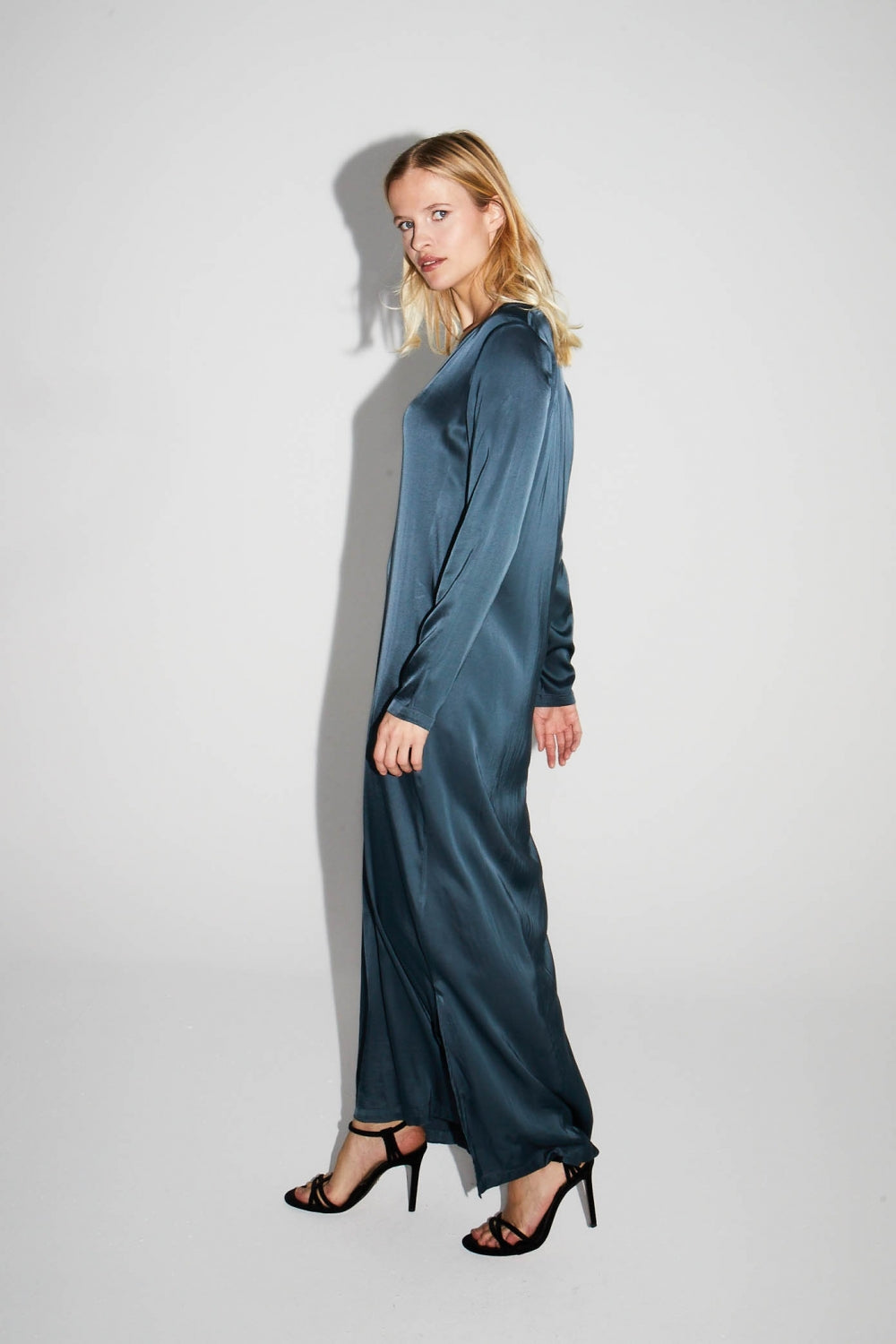 Maxi Dress Satin Viscose Stretch Bleu Atlantique Fabriquée En Italie